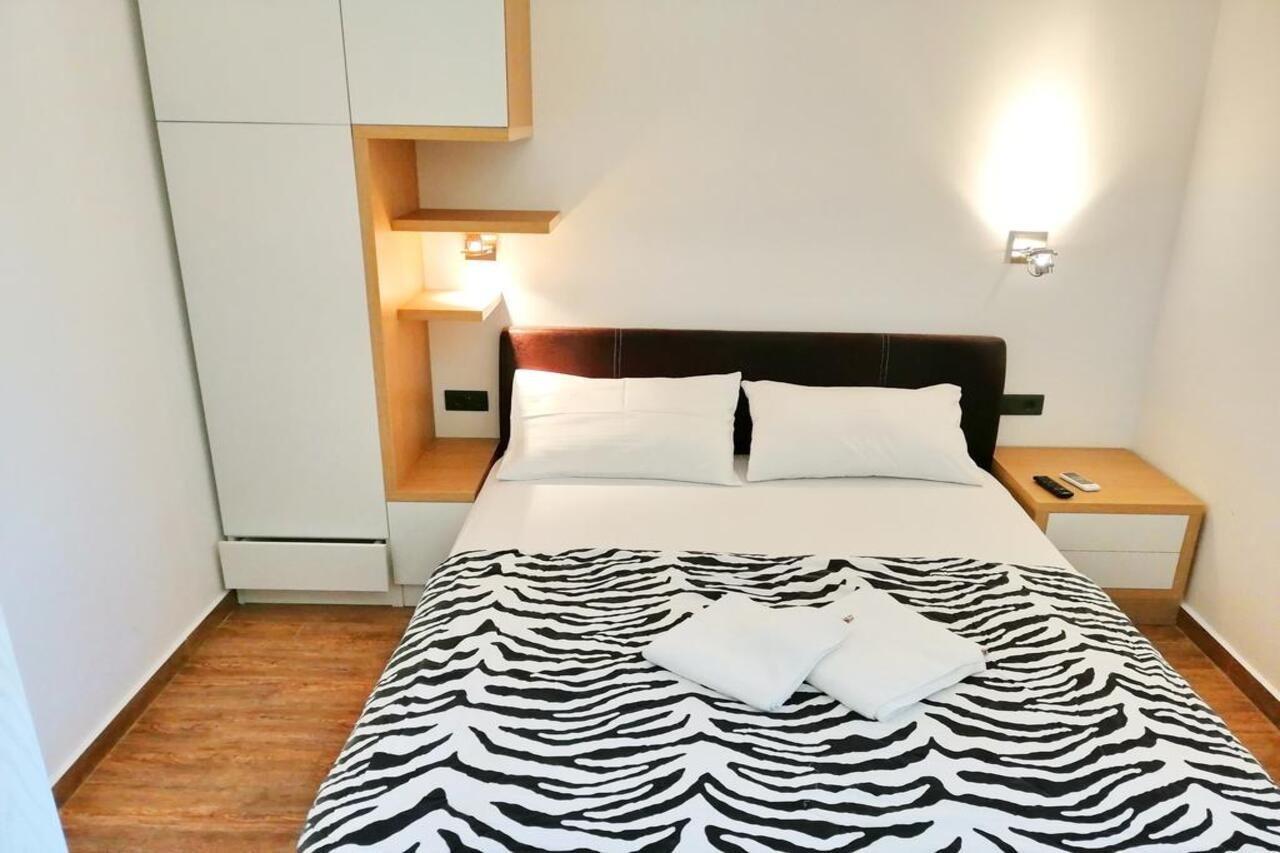 Sea Breeze Lux Apartments Budva Luaran gambar