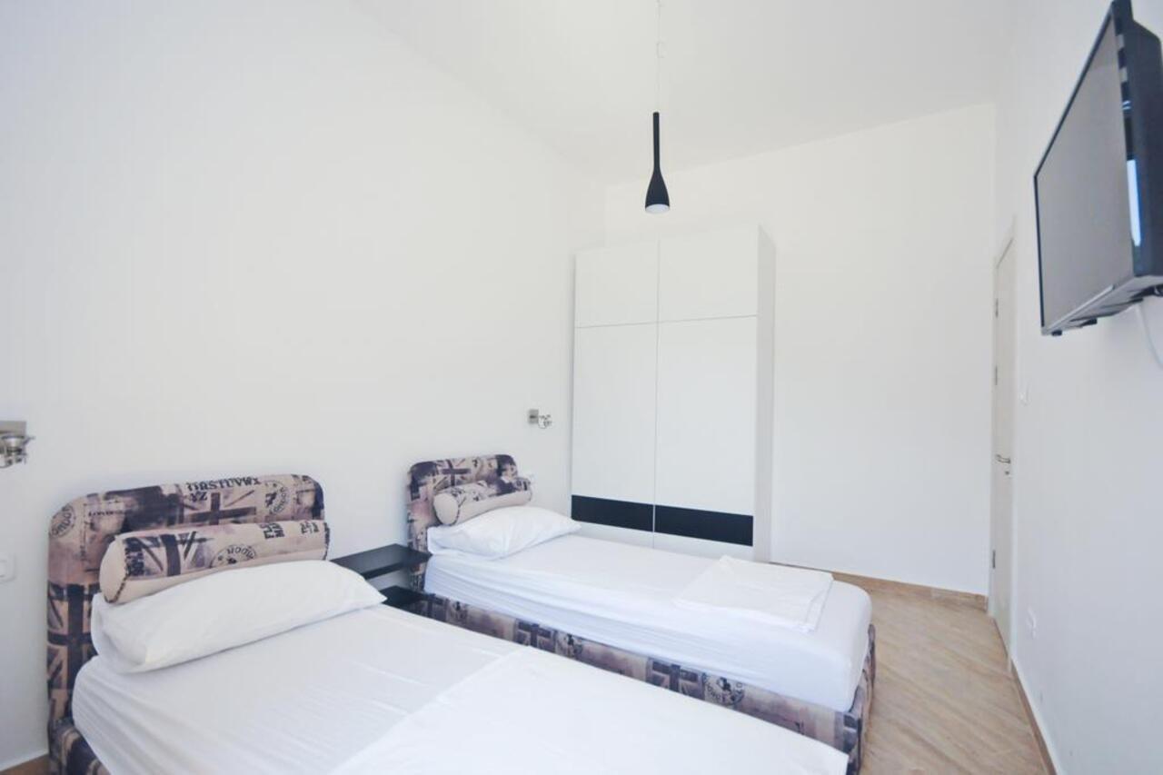 Sea Breeze Lux Apartments Budva Luaran gambar
