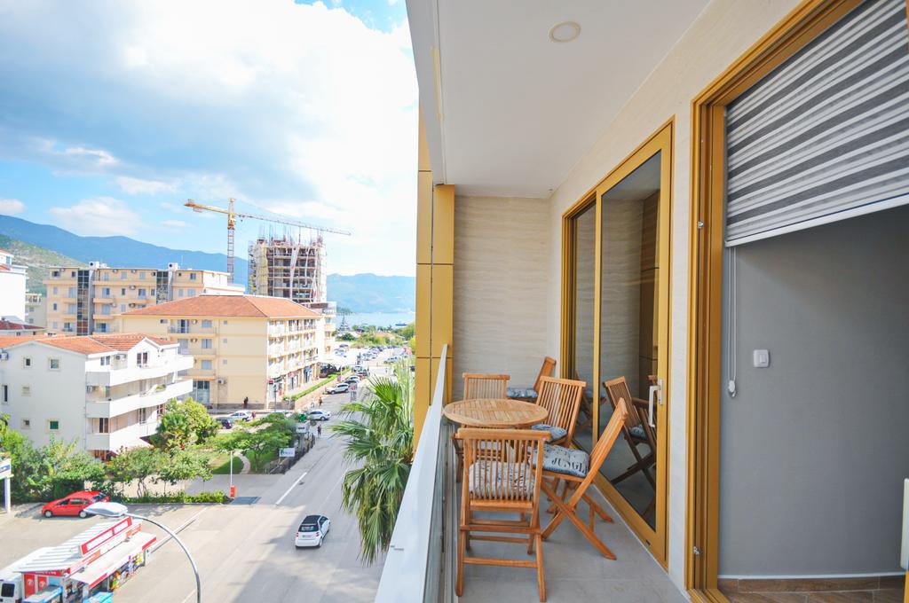 Sea Breeze Lux Apartments Budva Luaran gambar