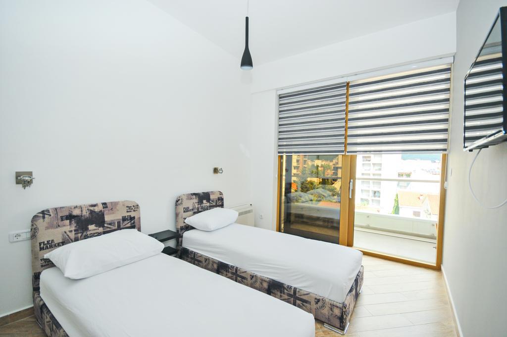 Sea Breeze Lux Apartments Budva Luaran gambar