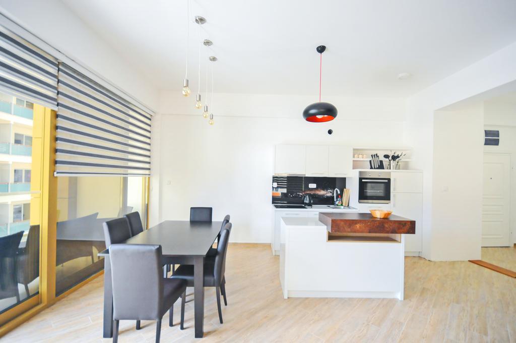 Sea Breeze Lux Apartments Budva Luaran gambar