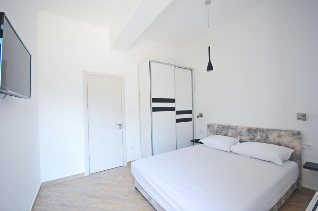 Sea Breeze Lux Apartments Budva Luaran gambar