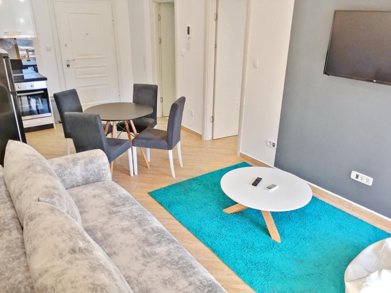 Sea Breeze Lux Apartments Budva Luaran gambar