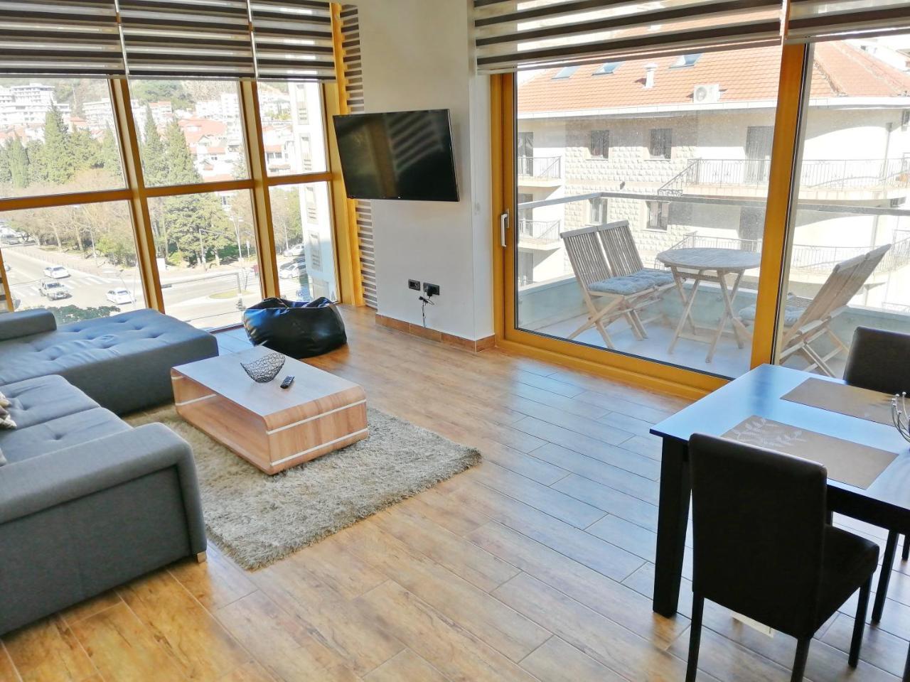 Sea Breeze Lux Apartments Budva Luaran gambar