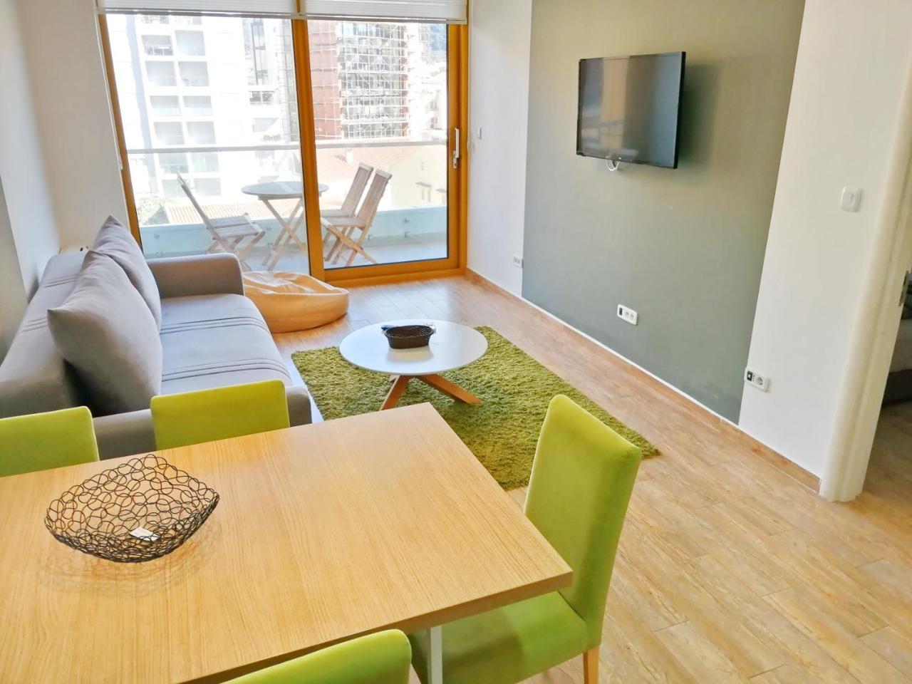 Sea Breeze Lux Apartments Budva Luaran gambar
