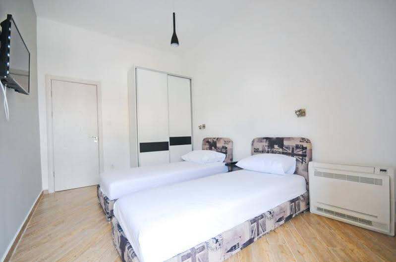 Sea Breeze Lux Apartments Budva Luaran gambar